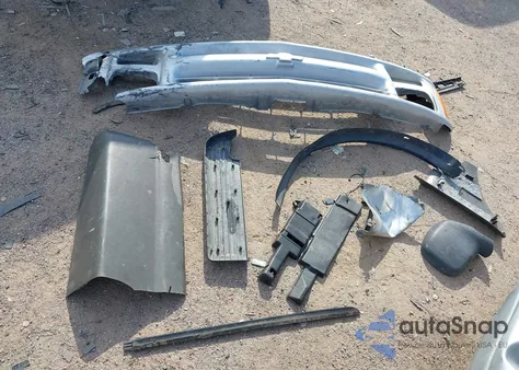 2002 Chevrolet Express z USA, uszkodzony, nr VIN 1GNFG15M221212913